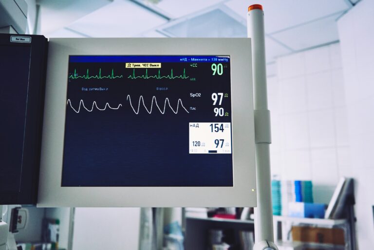 Patient vital signs monitor in an operating room